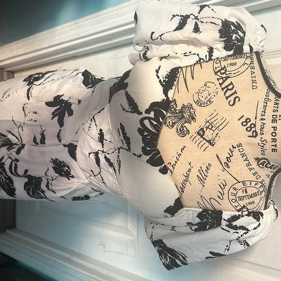 2 pc (white floral) with padded bra - Picture 5 of 9